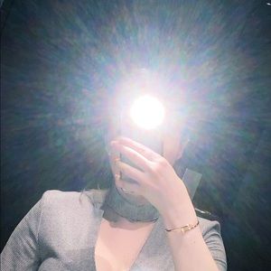 Meet your Posher, Alexandra